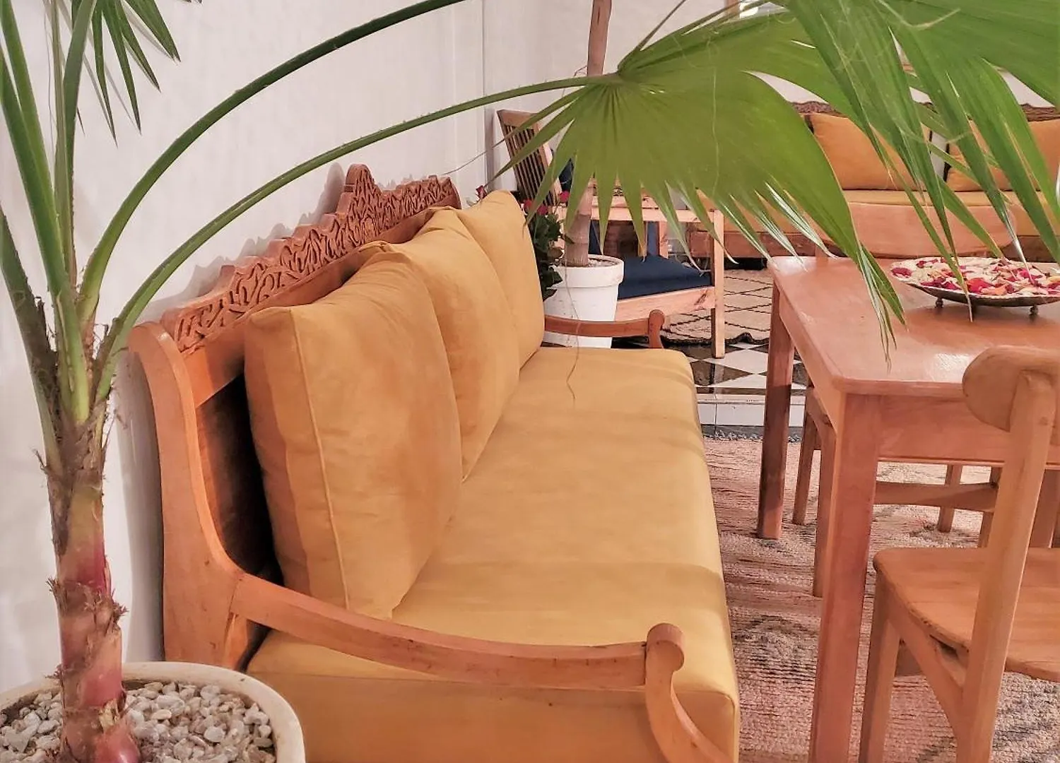 Riad With 3 Swimming Pools