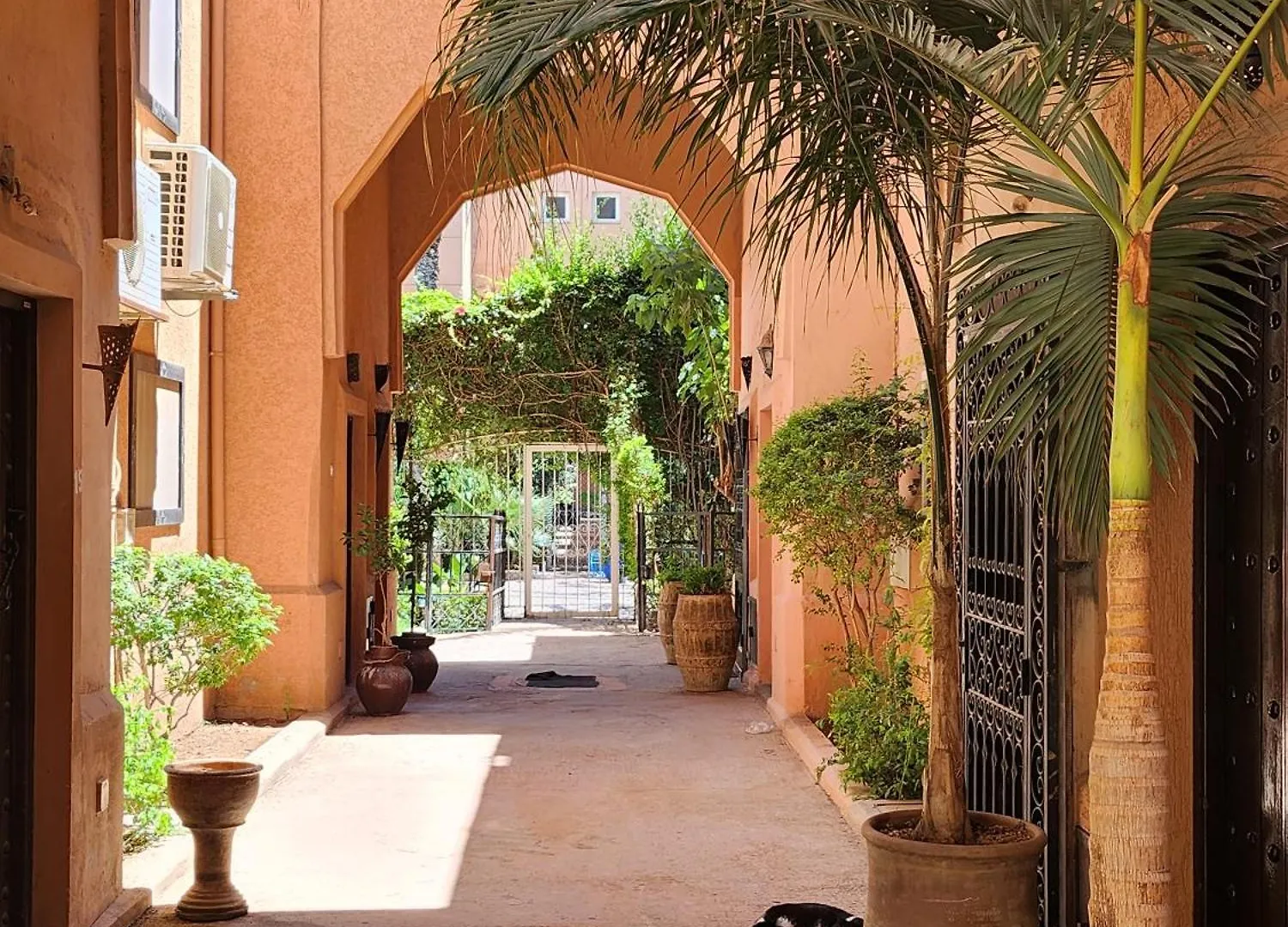 Riad With 3 Swimming Pools